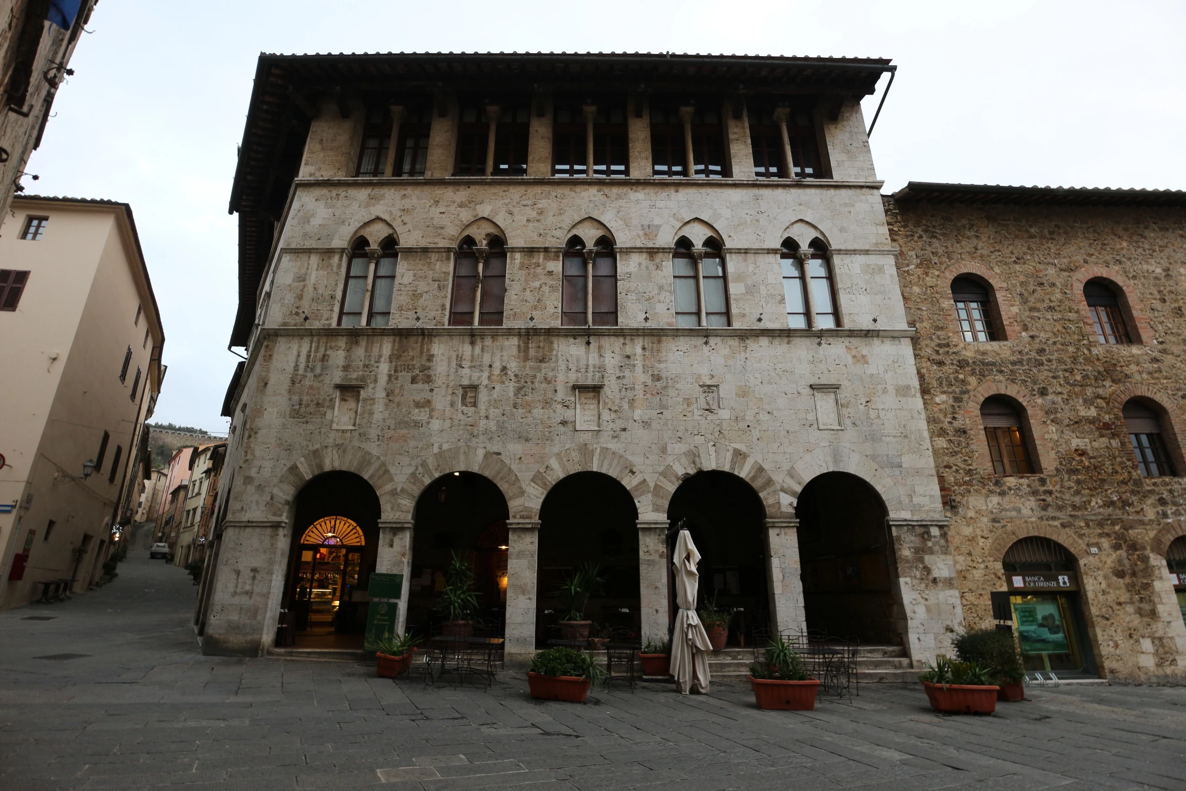 Palazzo Malfatti — Il fronte sulla piazza
