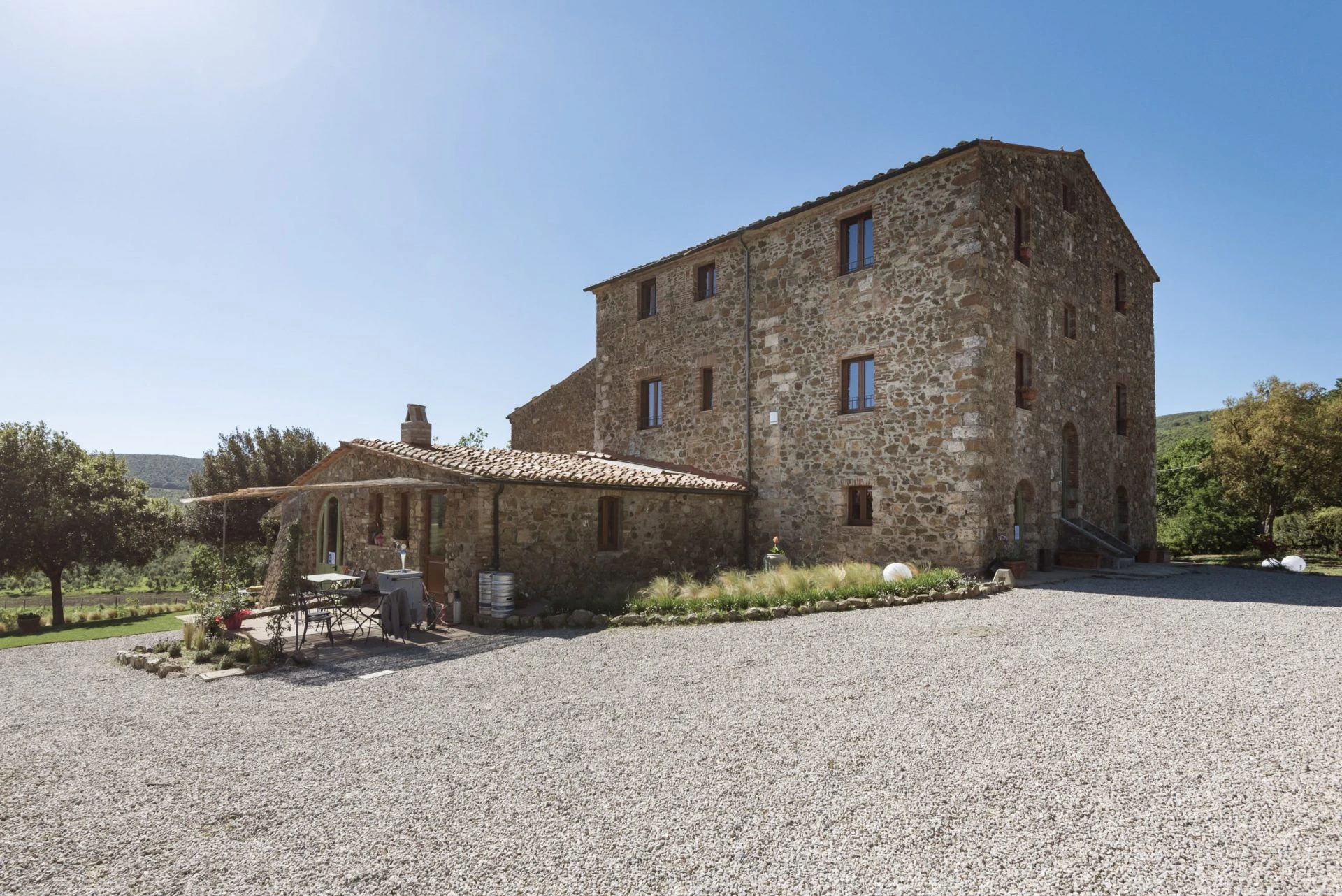 La Colombaia — il volume in pietra e lo spazio di ingresso